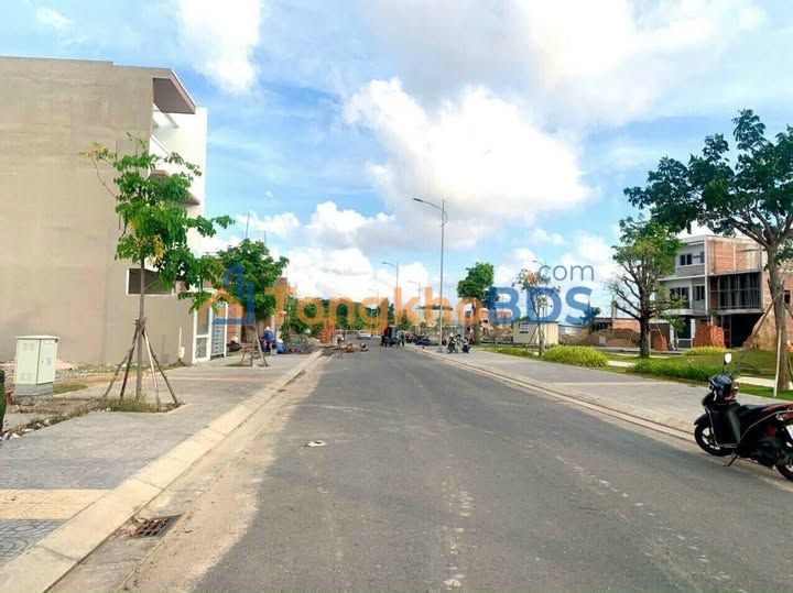 Đất Nền 100m² Mặt Tiền 12m - Sổ Sẵn Giá 1.25 Tỷ Tại Đức Hòa, Long An