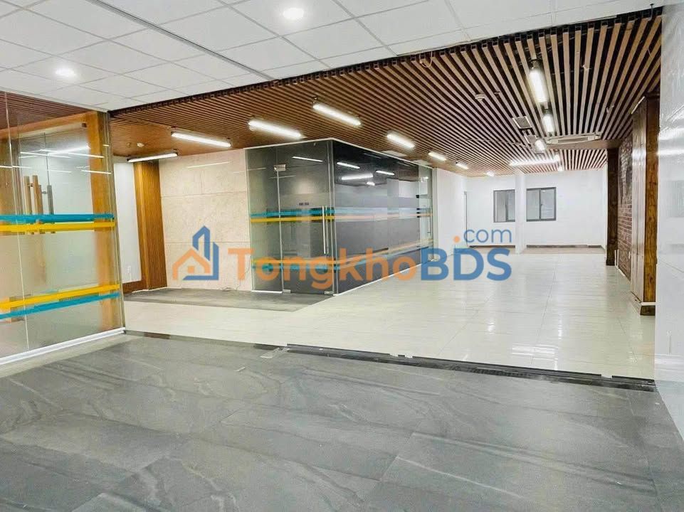 Mặt Bằng Kinh Doanh Đà Nẵng 140m² - Mặt Tiền Giao Lộ, Gần Cầu Rồng