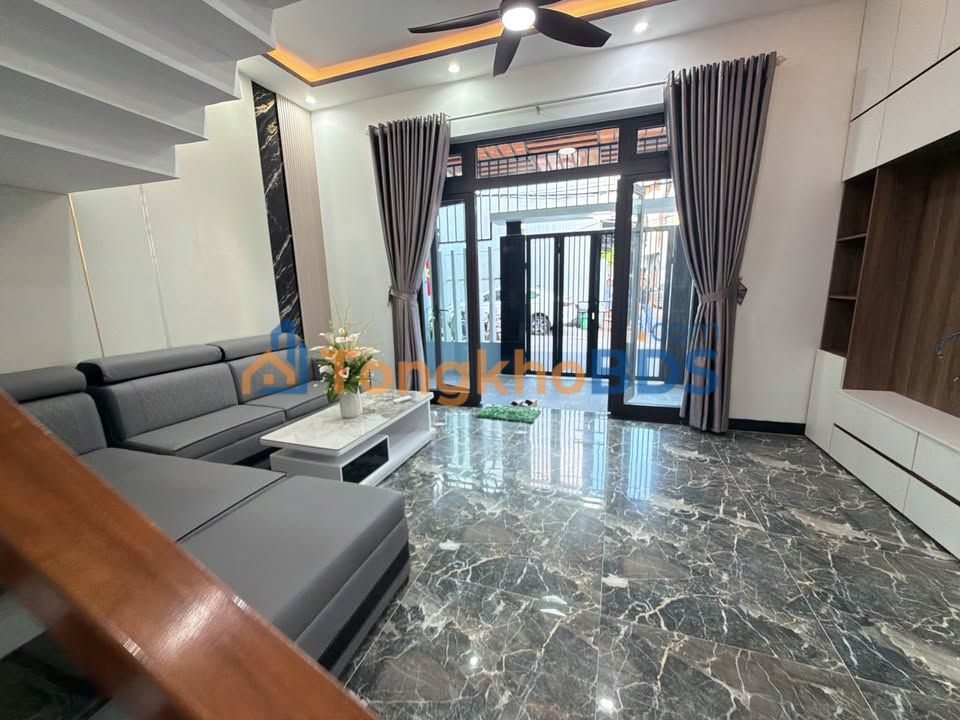 Nhà riêng Hoàng Văn Thái 63m² 4.75 tỷ - Ô tô vào tận nhà