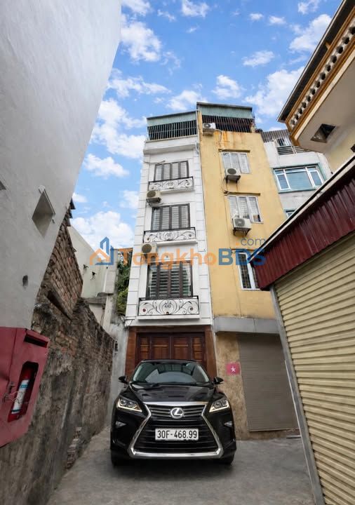 Nhà Hoàng Mai Lĩnh Nam 36m2 giá 7.35 tỷ - Ô tô vào tận nhà