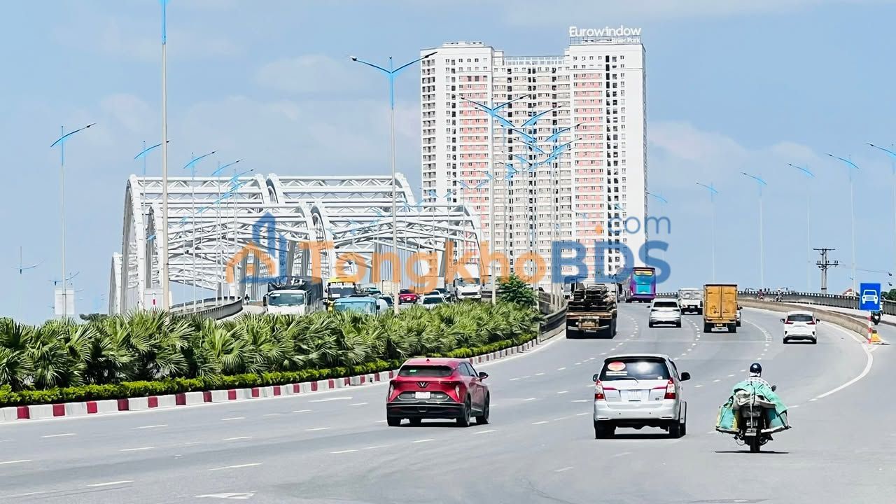 Nhà Góc Mặt Phố Long Biên 100m², 20 Tỷ - Kinh Doanh Đắc Lợi