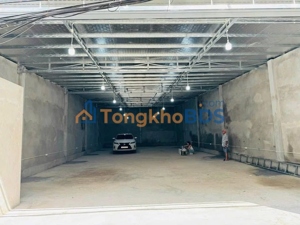 Bán Gấp Kho Xưởng Long Biên 250m² - Dòng Tiền 30tr/tháng, Sổ Đỏ Sẵn Sàng