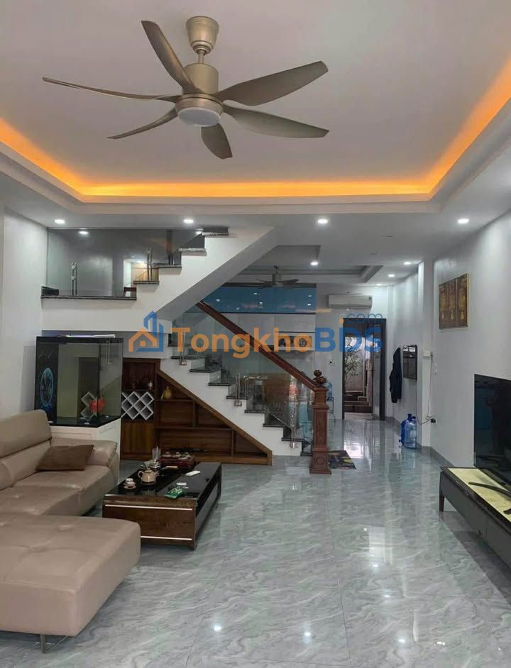 Nhà 3 tầng Cao Thắng Hạ Long 93m² 3 tỷ - Ô tô vào tận nhà