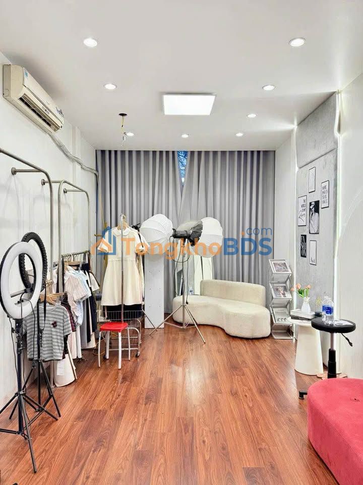 Nhà đường Nguyễn Xiển 52m² giá thỏa thuận - Ô tô tránh, kinh doanh tốt