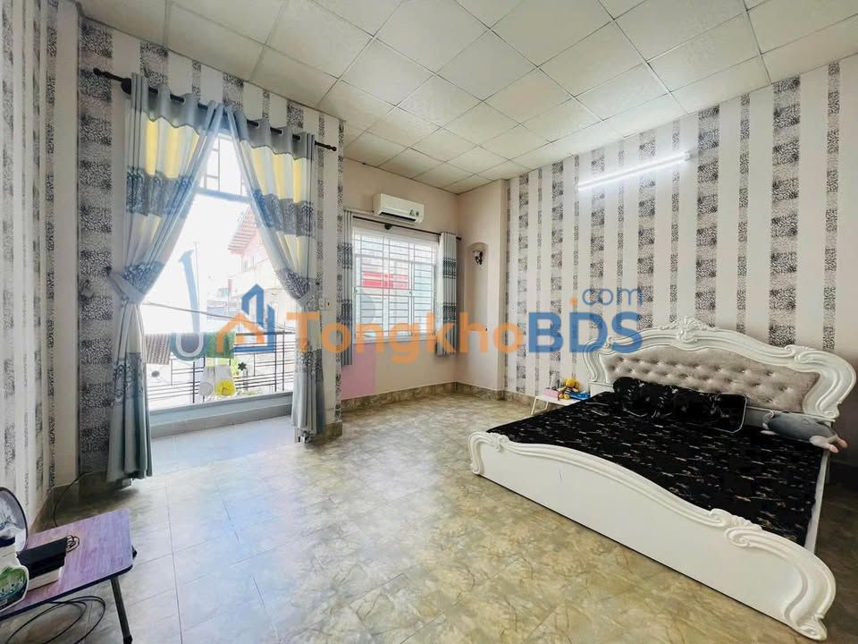 Nhà Trệt Lầu 3PN Full Nội Thất Hẻm Xe Hơi Huỳnh Thúc Kháng, Hậu Giang