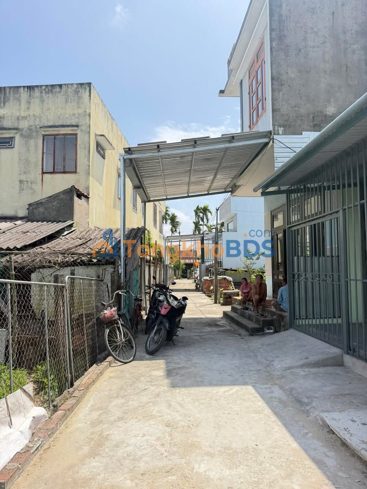 Bán Gấp Nhà Cấp 4 Điện Ngọc 67m² Hướng Đông - Giá 1.8 Tỷ