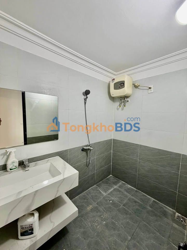 Nhà Ngõ 48 Hưng Đạo 83,6m² giá 2,9x tỷ - Ô tô vào tận nhà