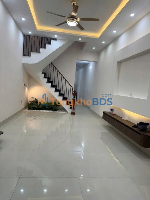 Nhà Lý Nhân Tông Thanh Hóa 76m2 2 tỷ - Ô tô vào tận nhà