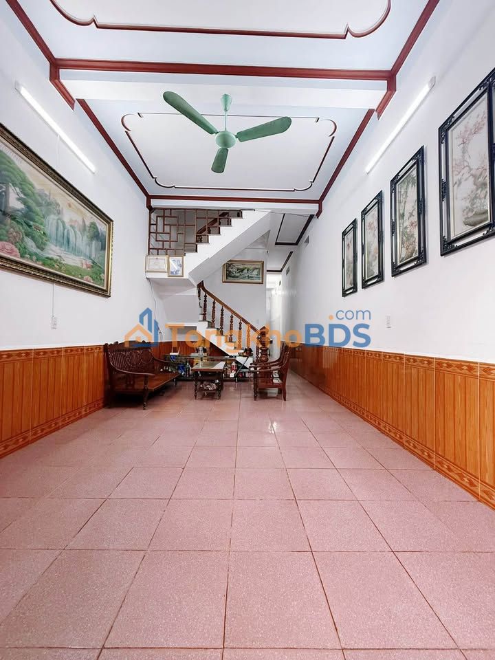 Bán Nhà 2 Tầng 1 Tum Trung Tâm Hà Giang - 135m² Kinh Doanh Tốt