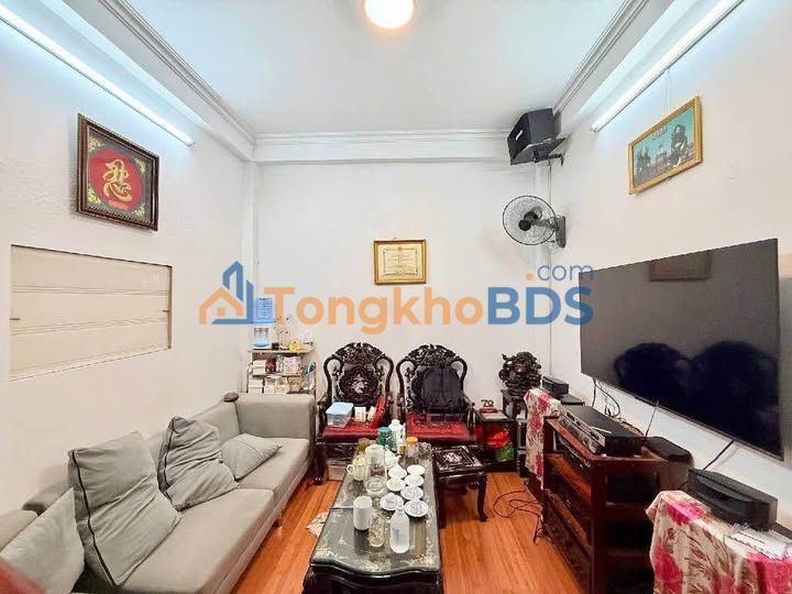 Nhà Trần Khát Chân 40m² - 4 Tầng, Ô tô tránh 10m, Sổ đỏ 9 Tỷ