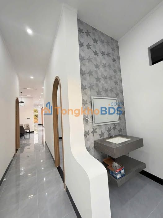 Nhà Ngô Quyền Tây Ninh 193m² - Sân Vườn Hiện Đại, Giá 1.949 Tỷ