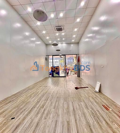 Mặt bằng kinh doanh Quy Nhơn 10 triệu - Vỉa hè rộng