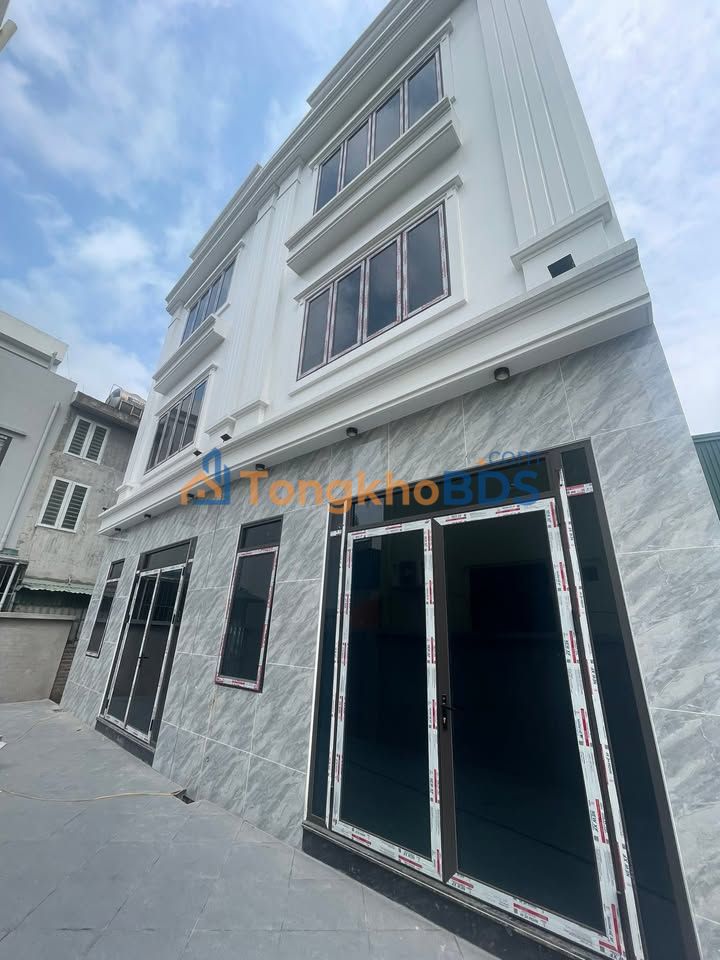 Nhà 3 Tầng Cao Xanh, Hạ Long - 52.7m² - Ô tô vào nhà