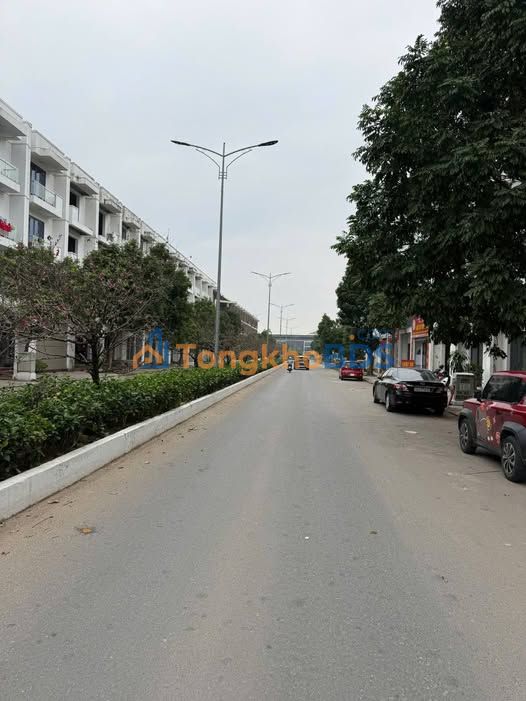 Nhà 5 Tầng Mặt Tiền Trục Chính Pakhiu, Vĩnh Yên - 4x Tỷ, 100m²