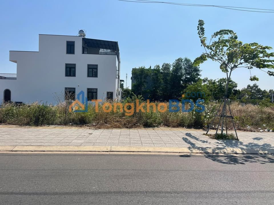 Nhà mặt tiền Lê Đại Hành Bà Rịa 3,5 tỷ - Ô tô vào nhà