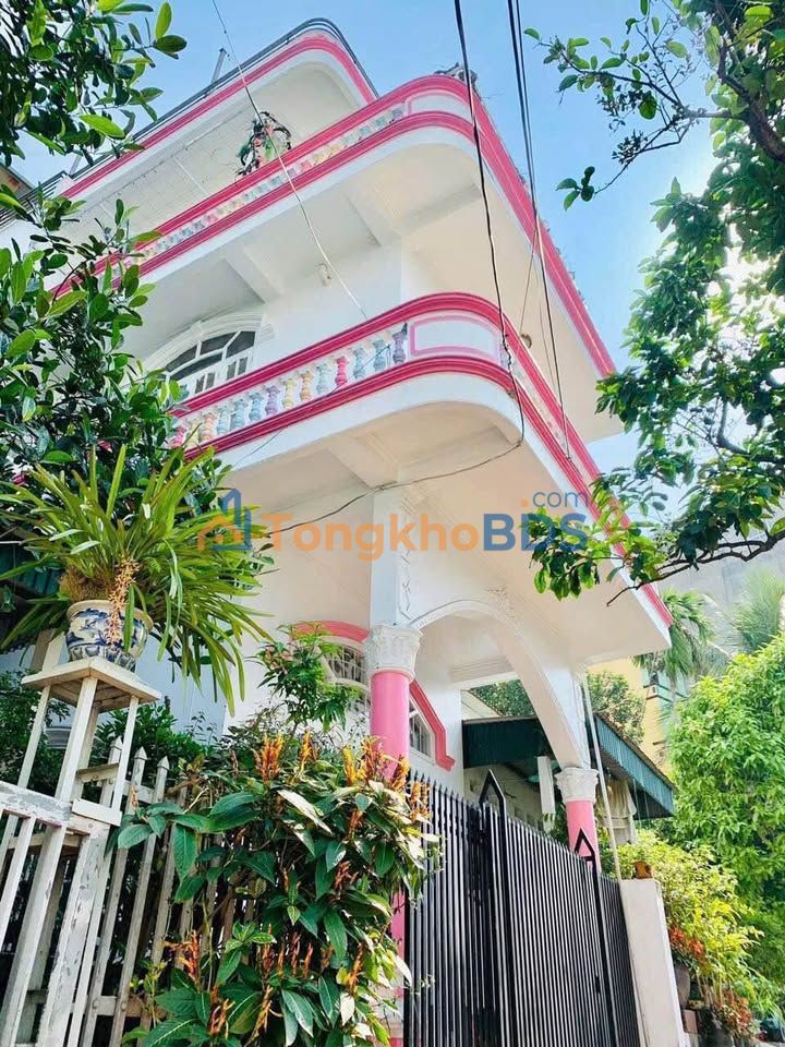 Cho thuê nhà 3 tầng Vườn Đào, Bãi Cháy - 4PN, Full nội thất, 6.5 triệu/tháng