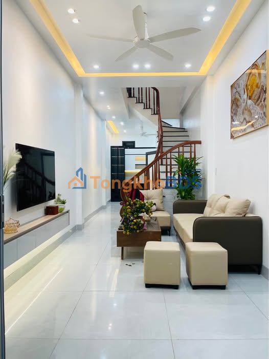 Nhà 3 Tầng Phường Trần Lãm, Thái Bình - 38m² Sổ Đỏ, Gần Chợ