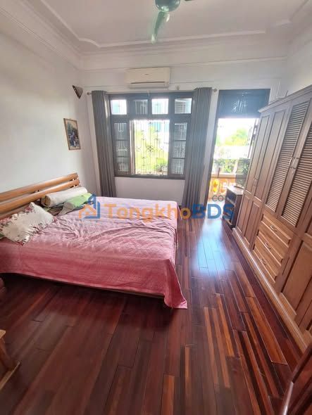 Nhà ngõ Hoàng Cầu 60m² giá 27 triệu - Sẵn sàng ở ngay