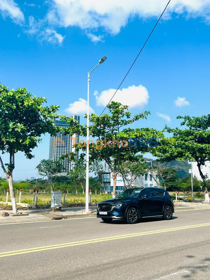 Đất nền Phạm Văn Đồng Nha Trang 1402m² 135 tỷ - Sổ đỏ