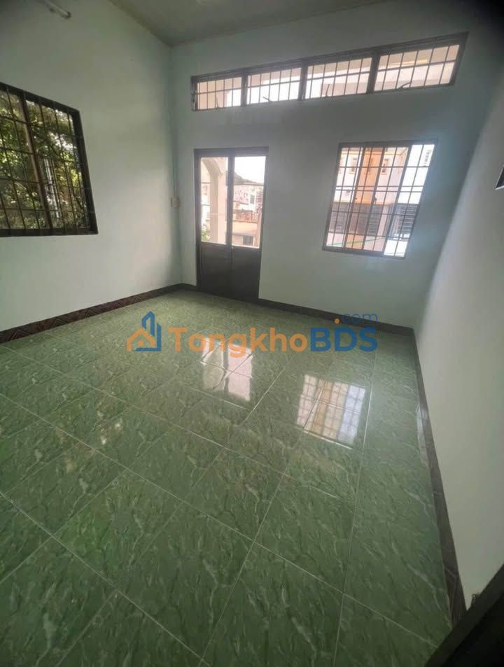 Nha cho thue Le Loi 108m2 8,5 trieu - San sang o ngay