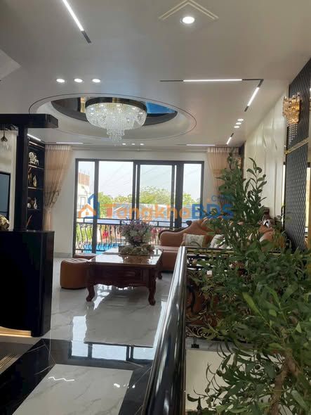 Nhà 5 Tầng Mỹ Trung Nam Định 75m² - Hướng Đông Nam, Sẵn Sàng Ở Ngay!