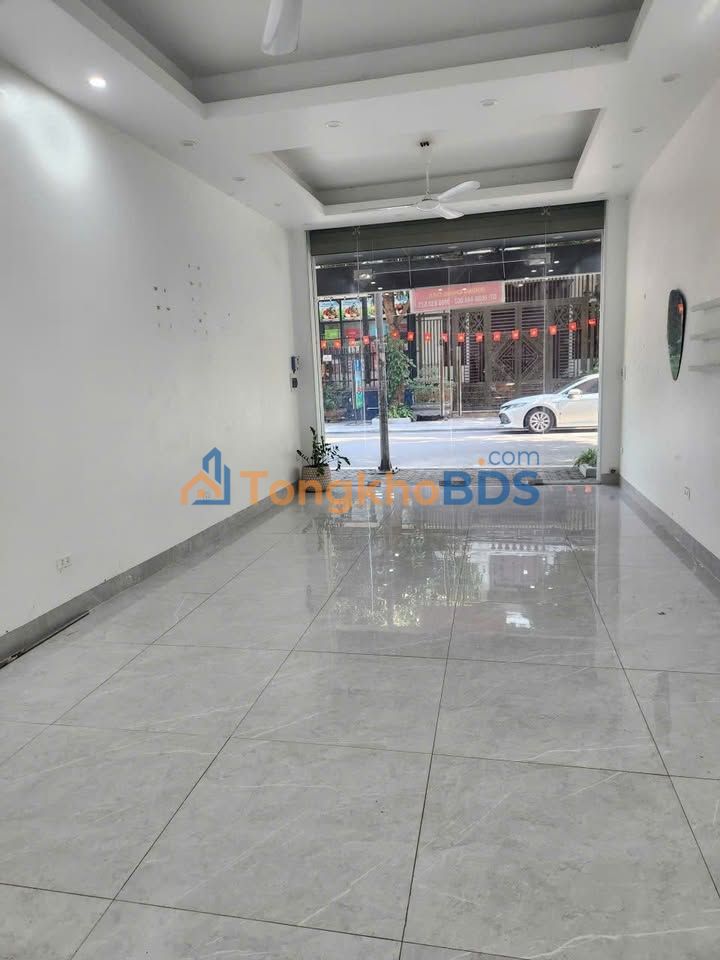Mặt bằng kinh doanh Việt Hưng 60m² 8 triệu - Mặt tiền kinh doanh