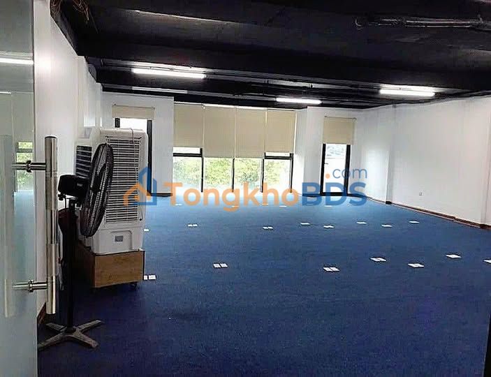 Văn phòng QL32 Cầu Giấy 140m2 17.9 triệu - Tòa hạng A