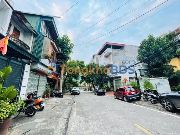 Bán Gấp Nhà Nghỉ Phố Sơn Đen, Lào Cai - 115m², 5 Tỷ 980 Triệu