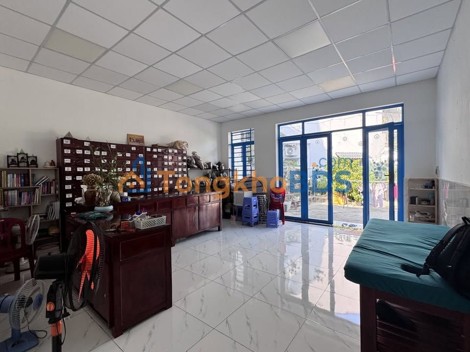 Nhà riêng Thủ Đức 200m² giá 9.9 tỷ - Sẵn sàng ở ngay