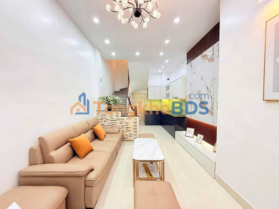 Nhà Lạc Long Quân Cầu Giấy 32m² 9.2 tỷ - Chính chủ bán