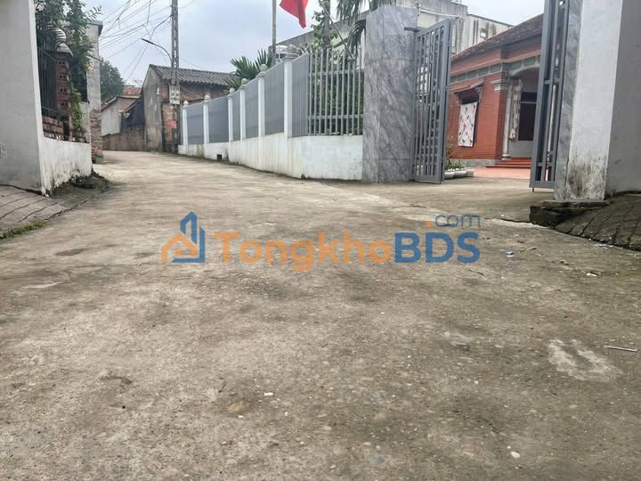 Bán Gấp Nhà Cấp 4 136m² Thổ Cư, Việt Trì - Sát Chợ Gốc Đa, KCN