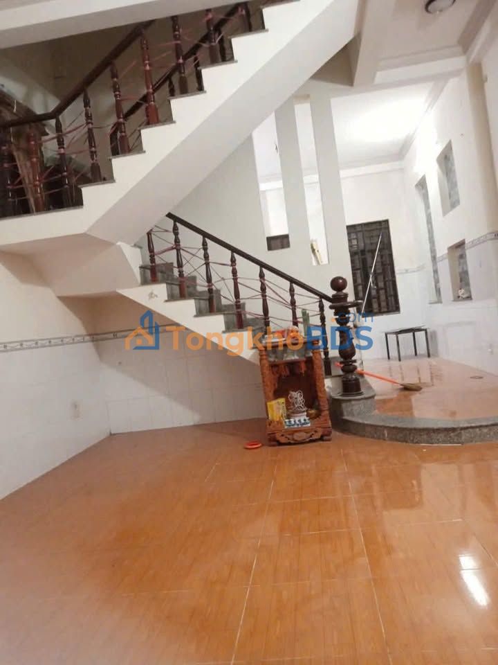 Nhà Lầu Trệt 80m² Gần Siêu thị Go, Dĩ An - Giá 6.5 Triệu/Tháng