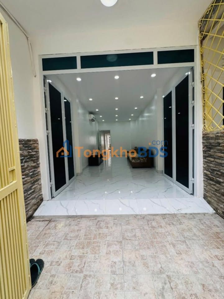 Nhà riêng Nguyễn Sơn Long Biên 83m² - Ô tô tránh sẵn ở
