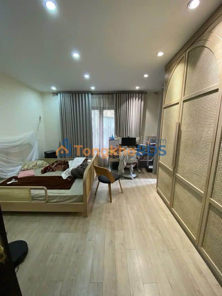 Bán Nhà Phố Nguyễn Trường Tộ 35m² 5 Tầng - Trung Tâm Phố Cổ 16.2 Tỷ