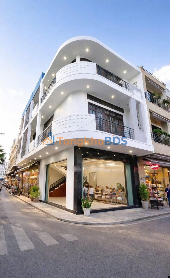 Nhà Góc 2 Mặt Tiền Sát Chợ Đầm, Quy Nhơn - Kinh Doanh Đắc Lợi 9.85 Tỷ