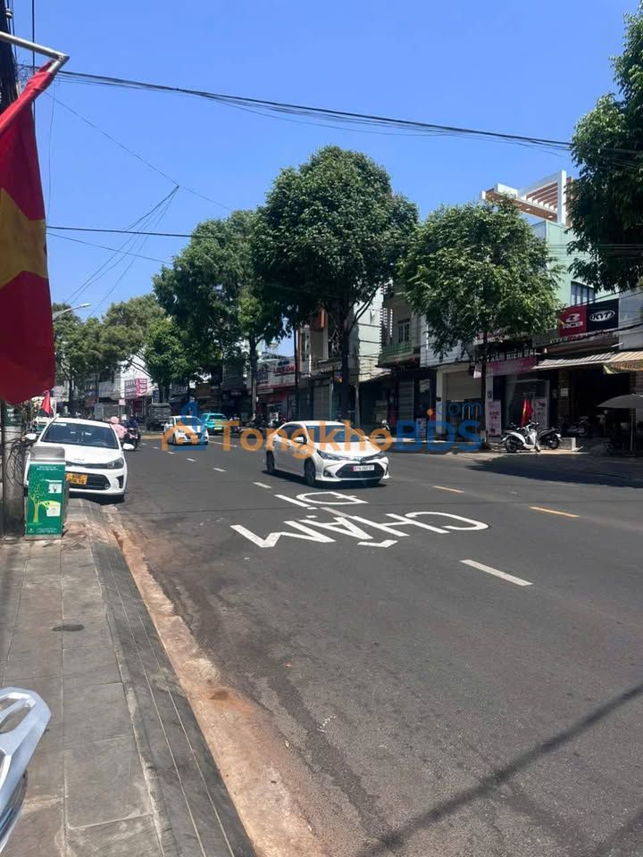 Nhà Mặt Tiền Hùng Vương, Chư Păh - Kinh Doanh Sầm Uất, Tặng Nhà Ở Ngay