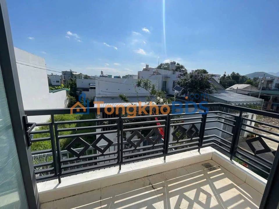 Nhà 2 Tầng 3PN Đường Sắt - Tây Nha Trang, Giá 6.5 Triệu/Tháng