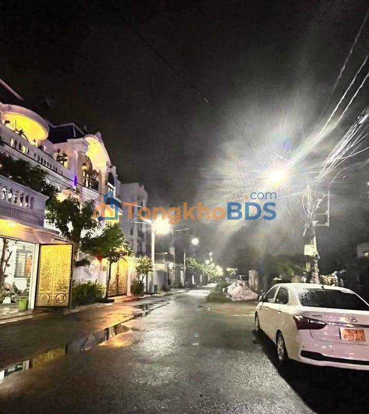 Nhà Lê Văn Chí Thủ Đức 87m² 8 tỷ - Ô tô vào tận nhà