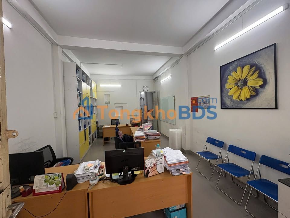 Nhà Mặt Tiền Kinh Doanh Bàu Cát, Tân Bình - 4x14m, 3 Lầu, Giá 20 Triệu/Tháng