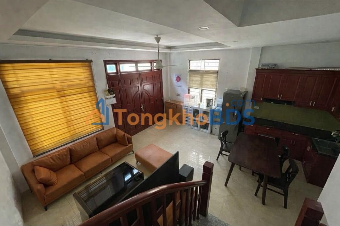 Nhà lô góc Bát Khối Long Biên 36m² 8 tỷ - Ô tô vào nhà ngay