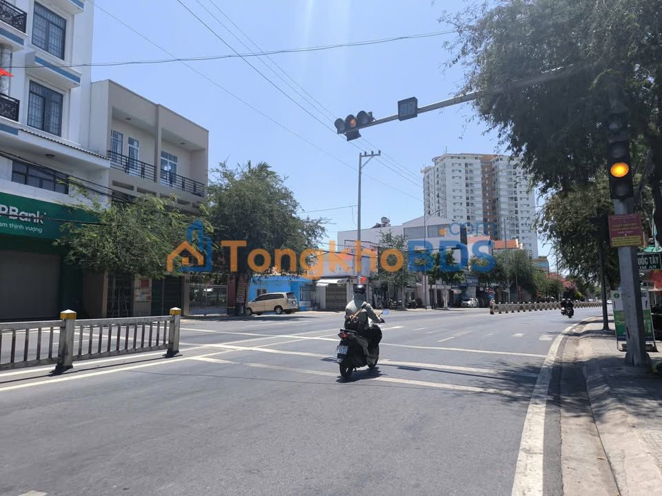 Nhà mặt tiền 30/4 Vũng Tàu 120m² 12 tỷ - Mặt tiền kinh doanh