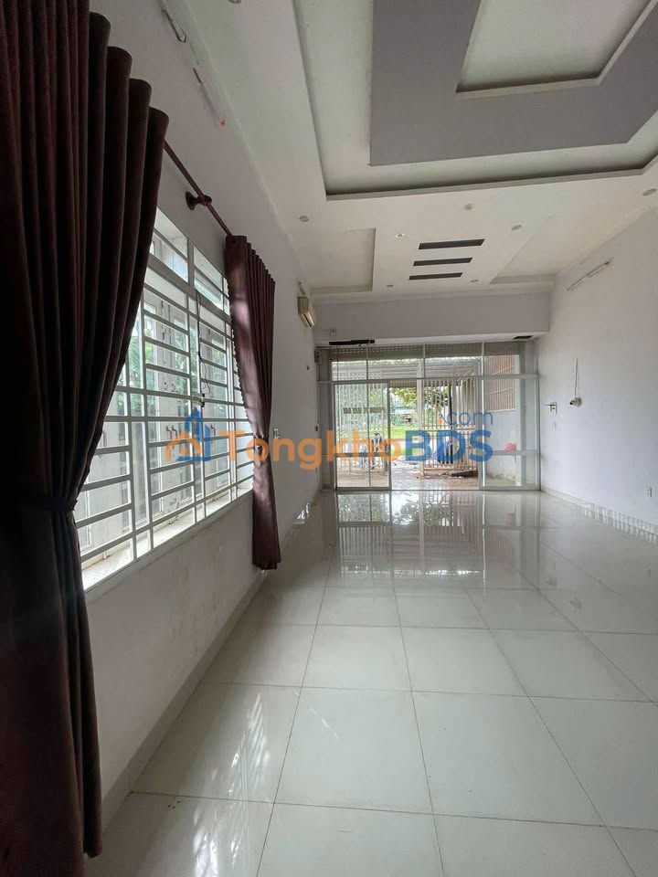 Nhà mặt tiền Vành Đai 36m Cư ÊBur 240m² 8 tỷ - Mặt tiền kinh doanh