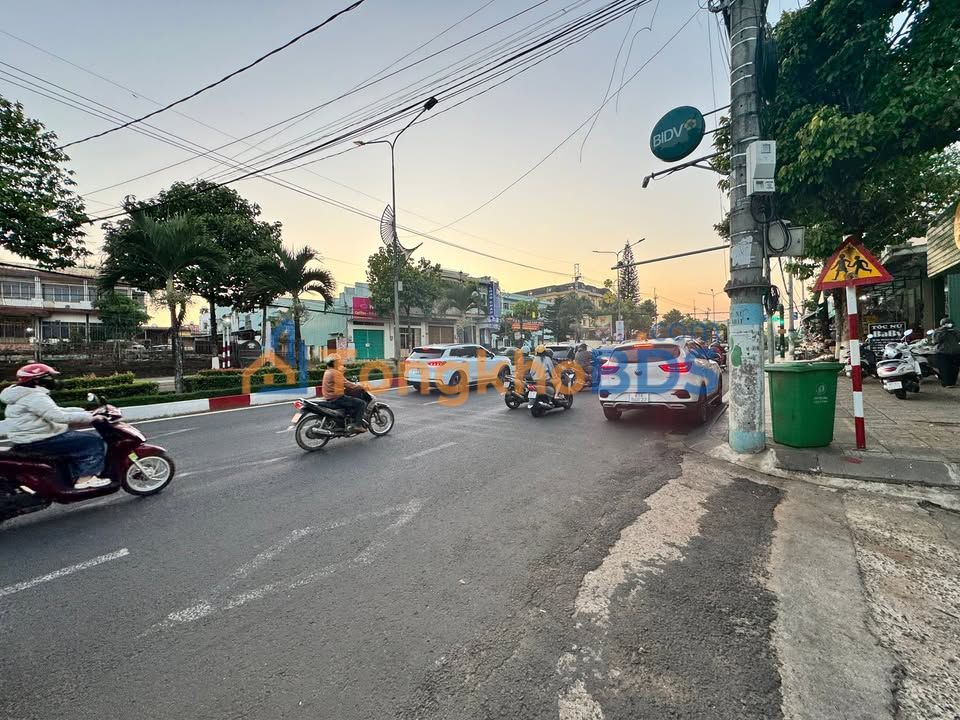 Bán Nhanh 2 Lô Đất Vàng Hẻm 184 Phạm Văn Đồng, Pleiku - 110m² Thổ Cư