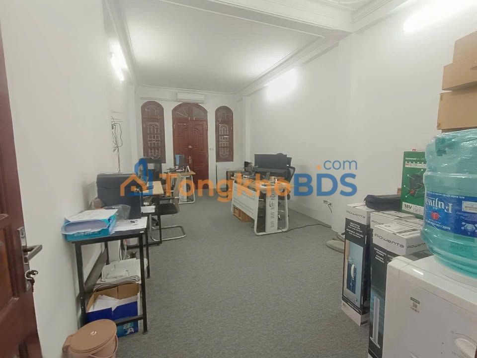 Nhà phố Hoàng Quốc Việt 60m² 55 triệu - Vị trí đắc địa