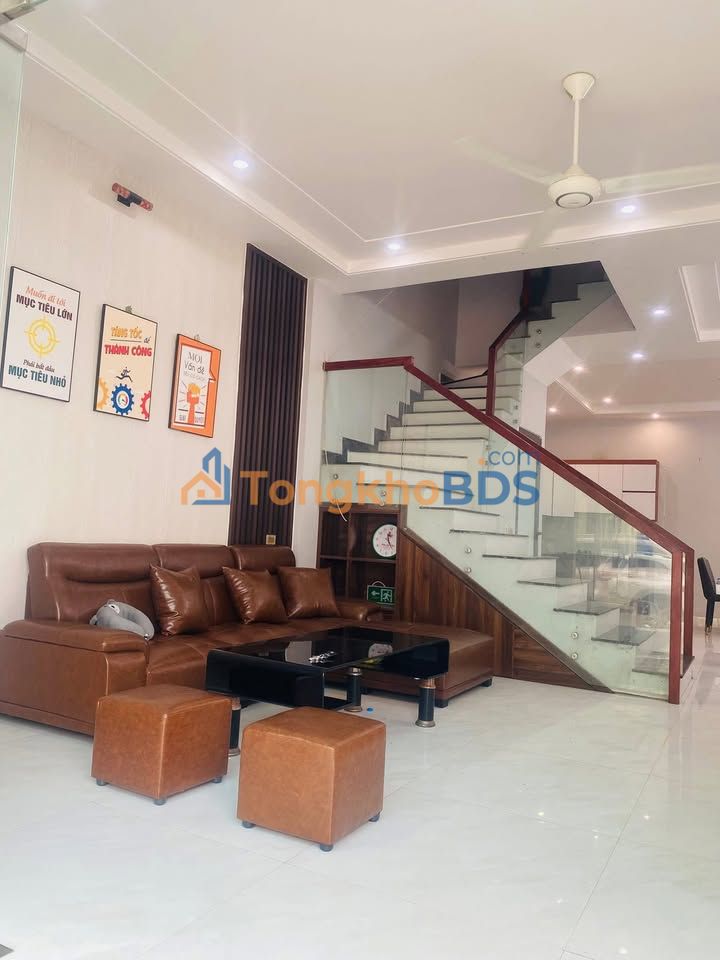 Nhà riêng Vĩnh Yên 12 triệu - Full nội thất