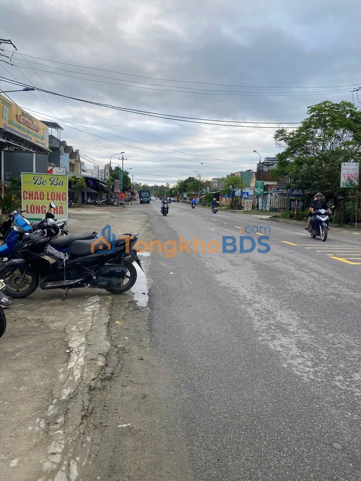 Nhà phố QL40B Tam Kỳ 306m² giá 2.x tỷ - Mặt tiền kinh doanh