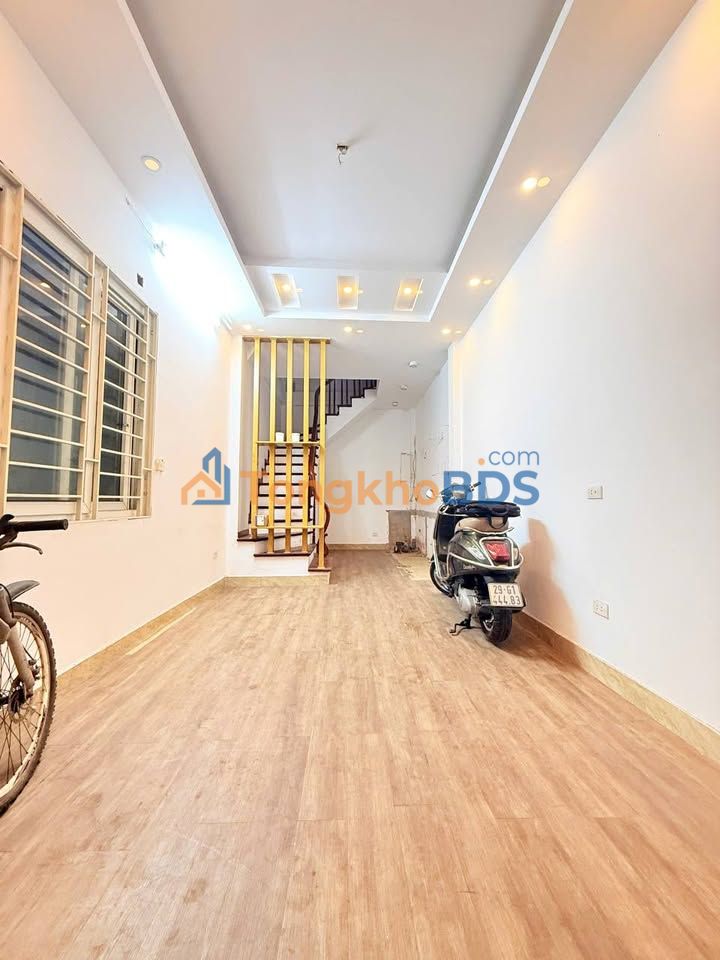 Nhà Trương Định 30m² 5 Tầng Ô Tô Đỗ Cửa - Sổ Đỏ Chính Chủ 9.5 Tỷ