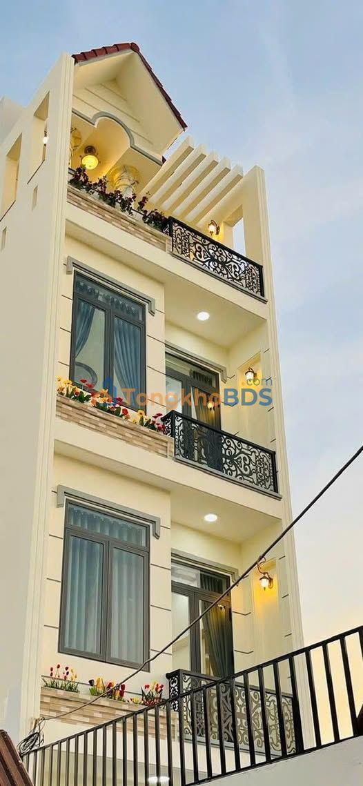 Nhà MT Hồ Tri Tân 95m² - 4 Tầng, 5PN, Sổ Hồng Riêng