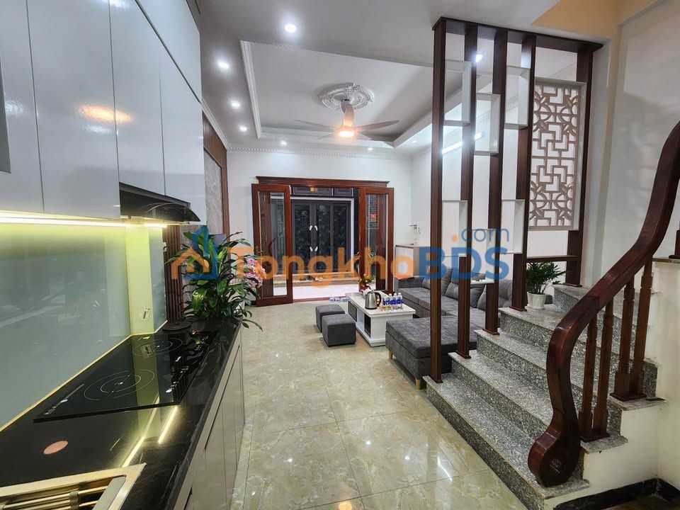 Cho thuê Căn hộ 3 Ngủ Bạch Mai - 27 Triệu/tháng - Ngõ Ô tô