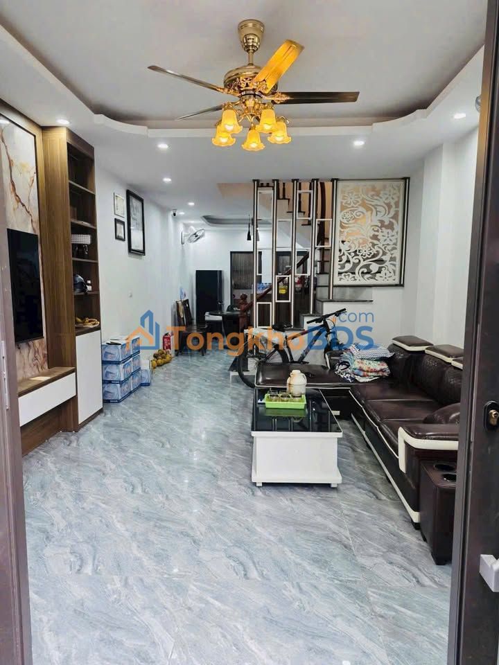 Nhà Đại Thành Quốc Oai 55m² giá 5,9 tỷ - Sẵn sàng ở ngay